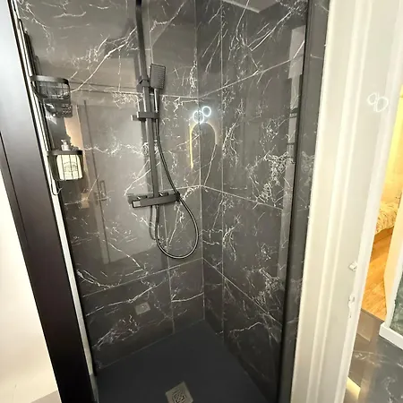 Le Rossignol 1 Er Etage Apartment Avranches