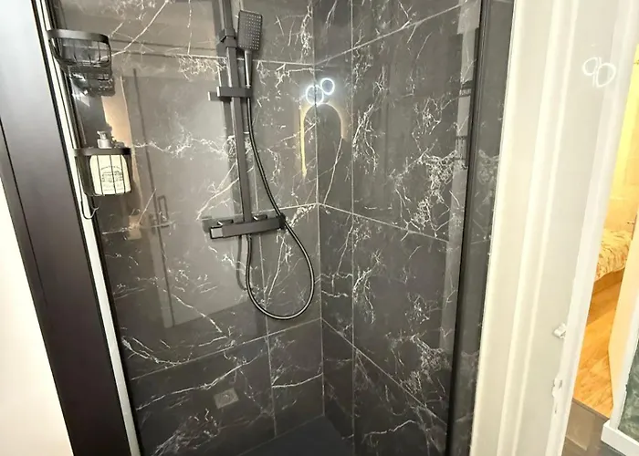 Le Rossignol 1 Er Etage Apartment Avranches